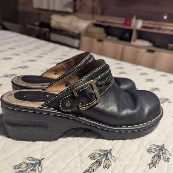 High Sierra Clogs - Picture 2 of 4